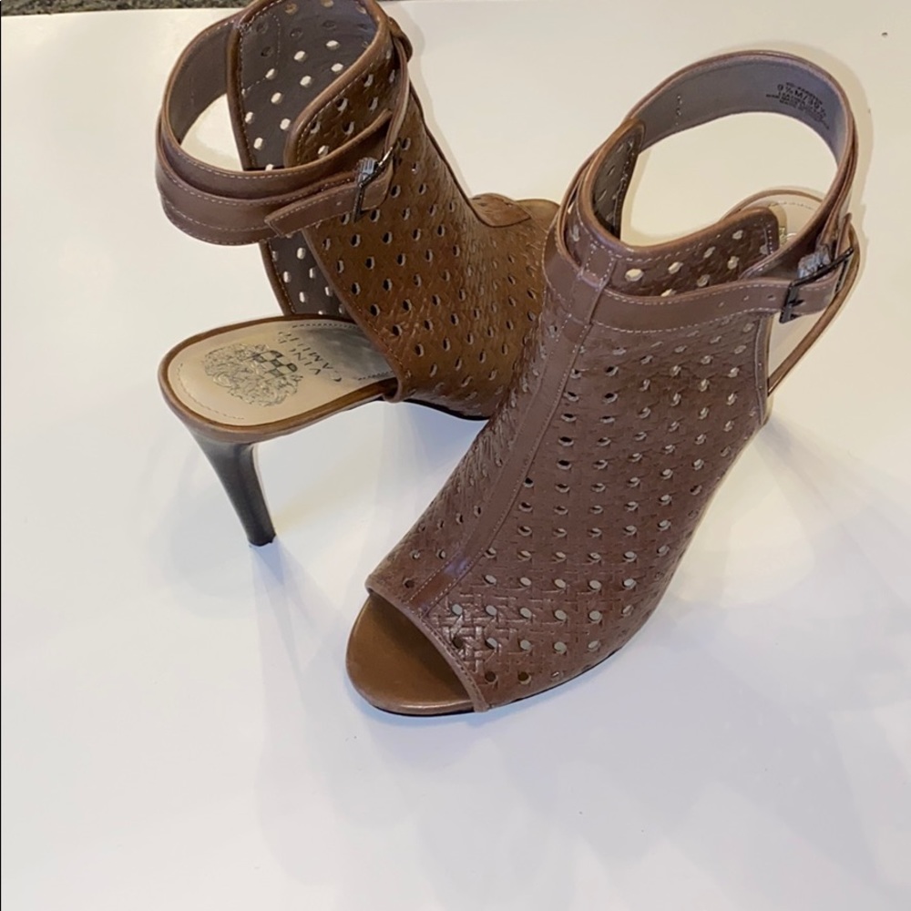 Vince camuto tan ankle strap heels